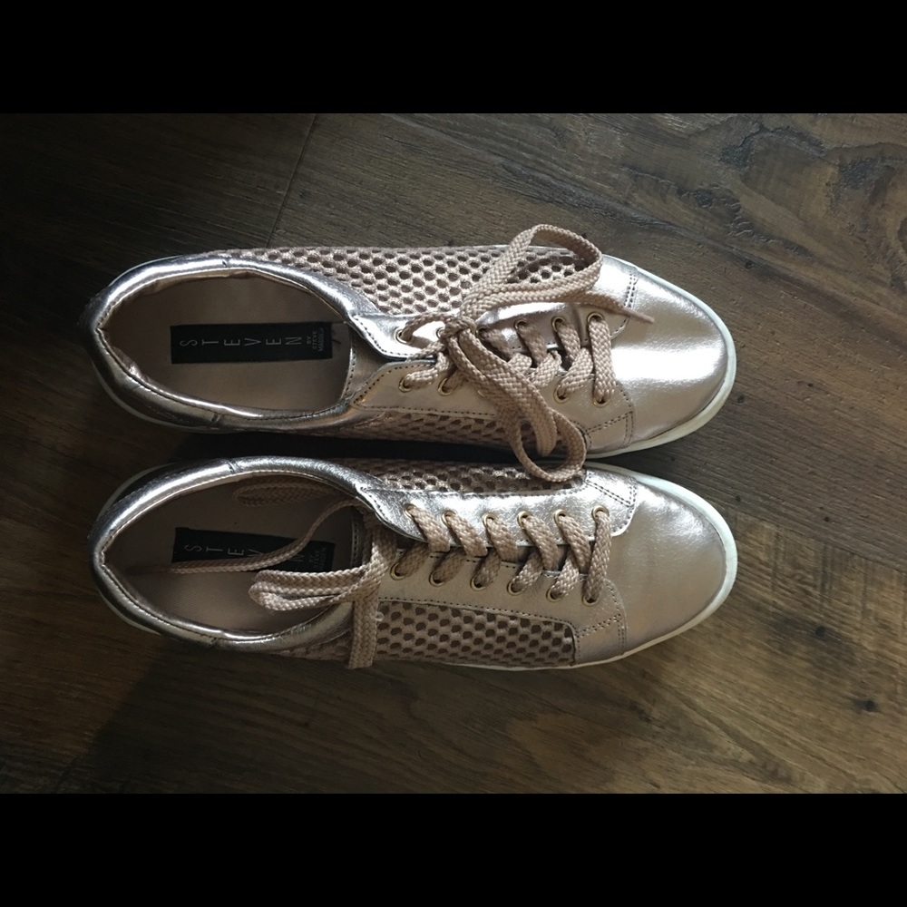 Steve Madden Gold Athleisure Sneaker